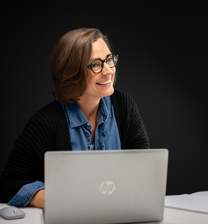 Amy Dewyn - Freelancer