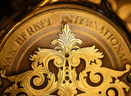 Berkel B114 Signature Capsule Collection - Limited edition Timeless Excellence.
Bekijk hier de officiële voorstelling via het officiële Youtube kanaal...