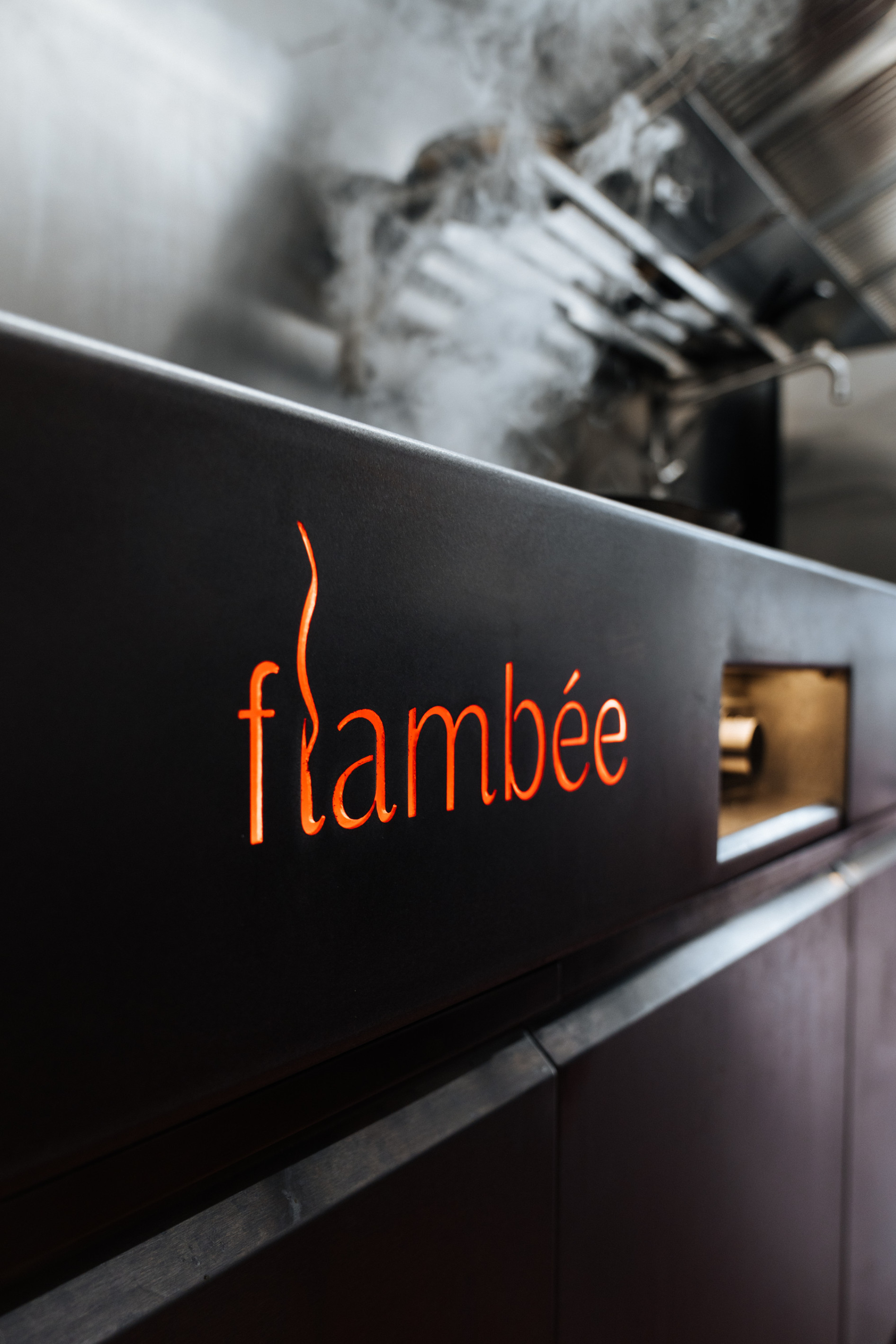 Bij Flambée verwelkomen ze u in een wereld van culinaire perfectie en verfijnde ambiance. Met...