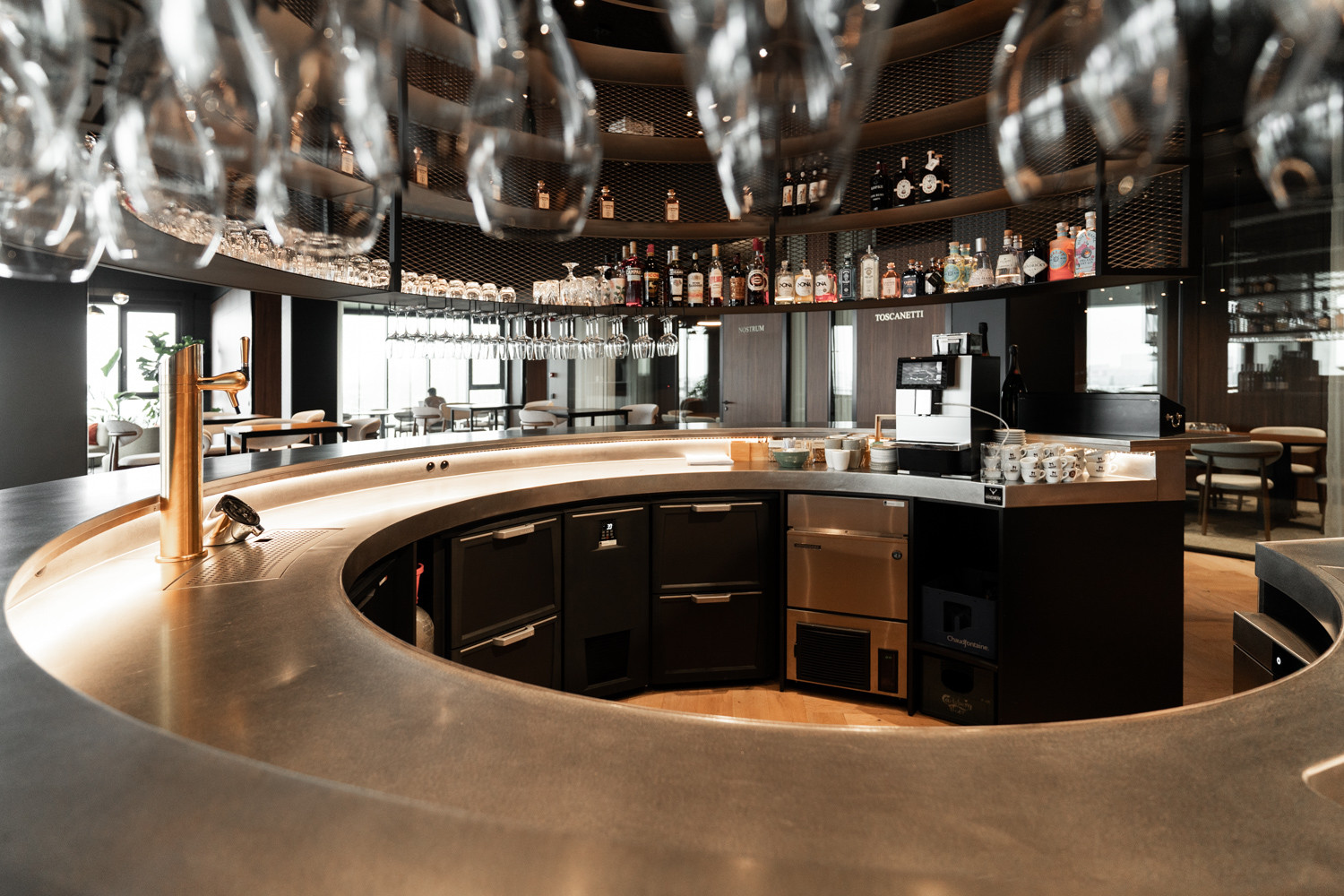 Meatpack bar E17 Meatpack Int. — built around people, not just places.
Meatpack ontstond vanuit een...