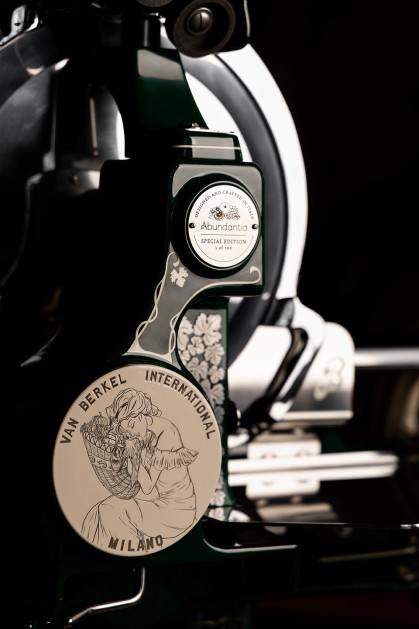 
Berkel Volano B114 – Limited Edition Art Nouveau snijmachine
 
De Berkel Volano B114...
