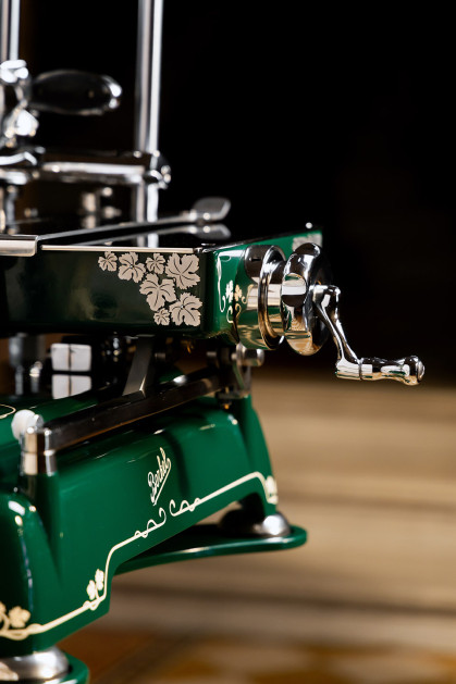 
Berkel Volano B114 – Limited Edition Art Nouveau snijmachine
 
De Berkel Volano B114...