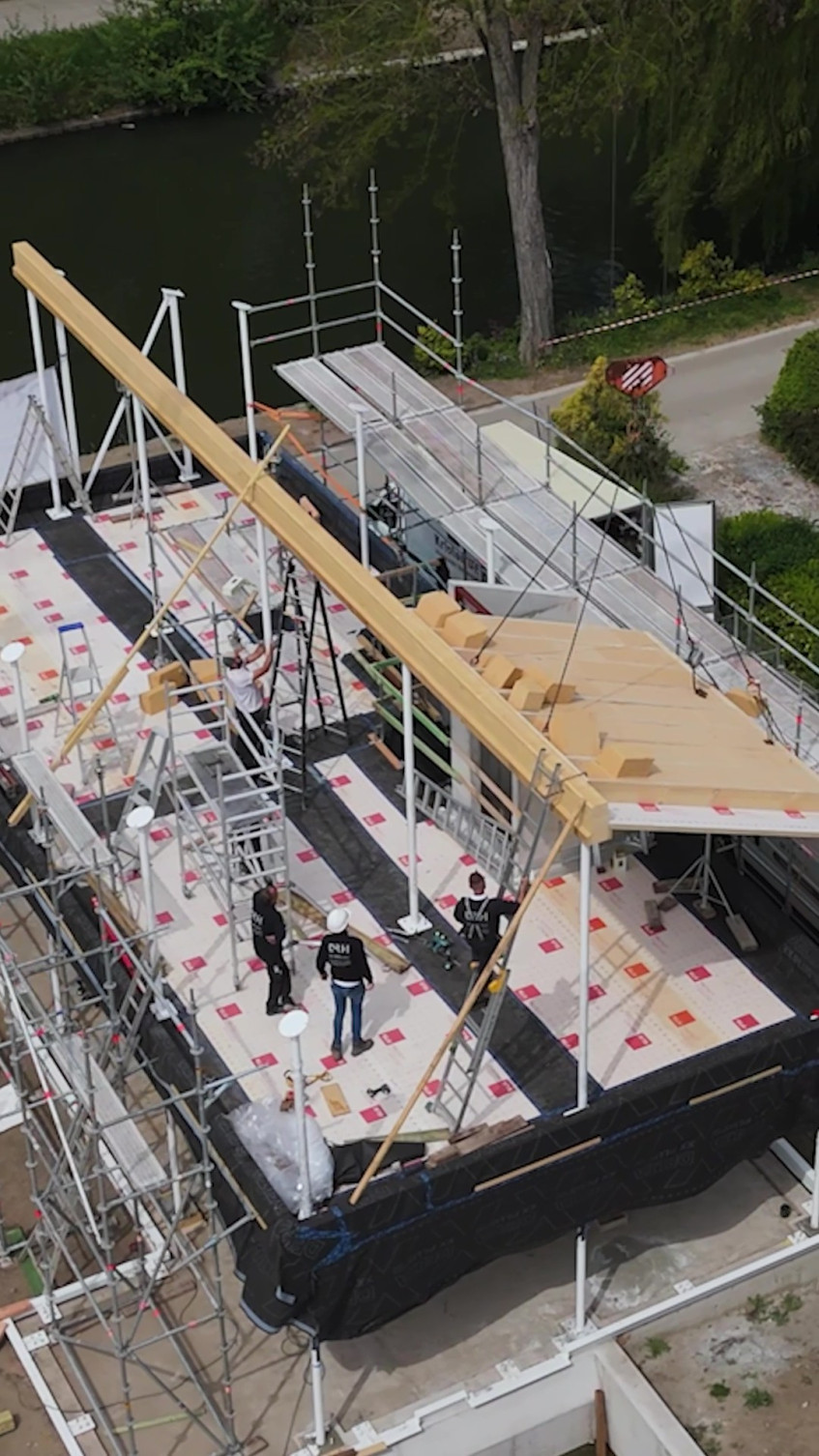 CLT- dakstructuur en prefab vloerelementen - residentieel houtbouwproject Aan De Bocht