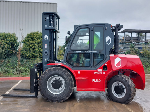 5022 - Diesel heftruck 5 ton 4x4 Magni FL5,0 2