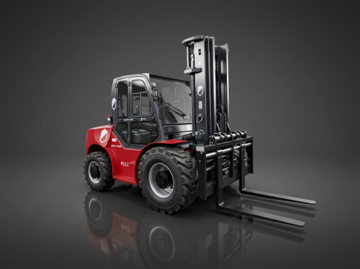 5022 - Diesel heftruck 5 ton 4x4 Magni FL5,0