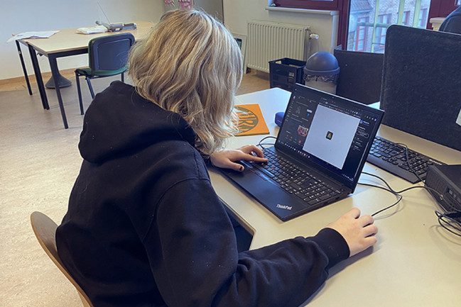 Leerling met Laptotop 2-3