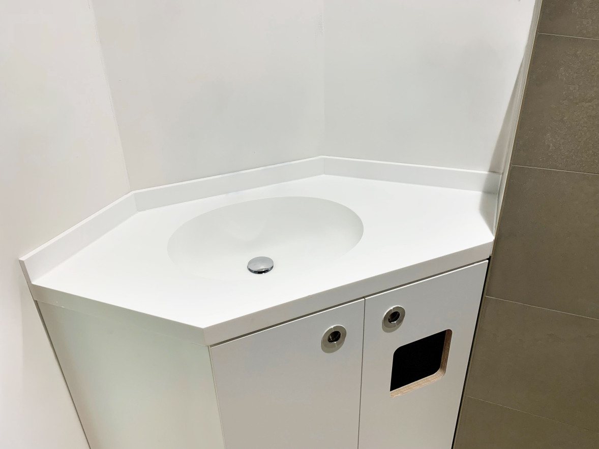 solid-surface SS 4 edit