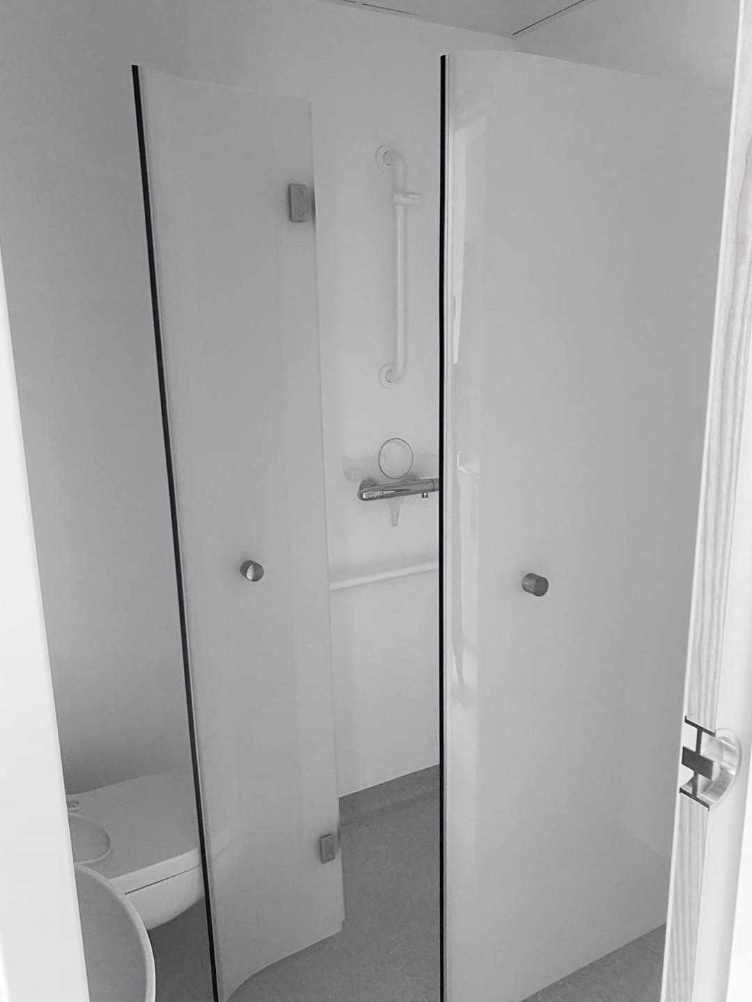 Showroom pour<br />les architectes Nos modèles de base sont exposés montés dans notre salle de démonstration, où vous pourrez...