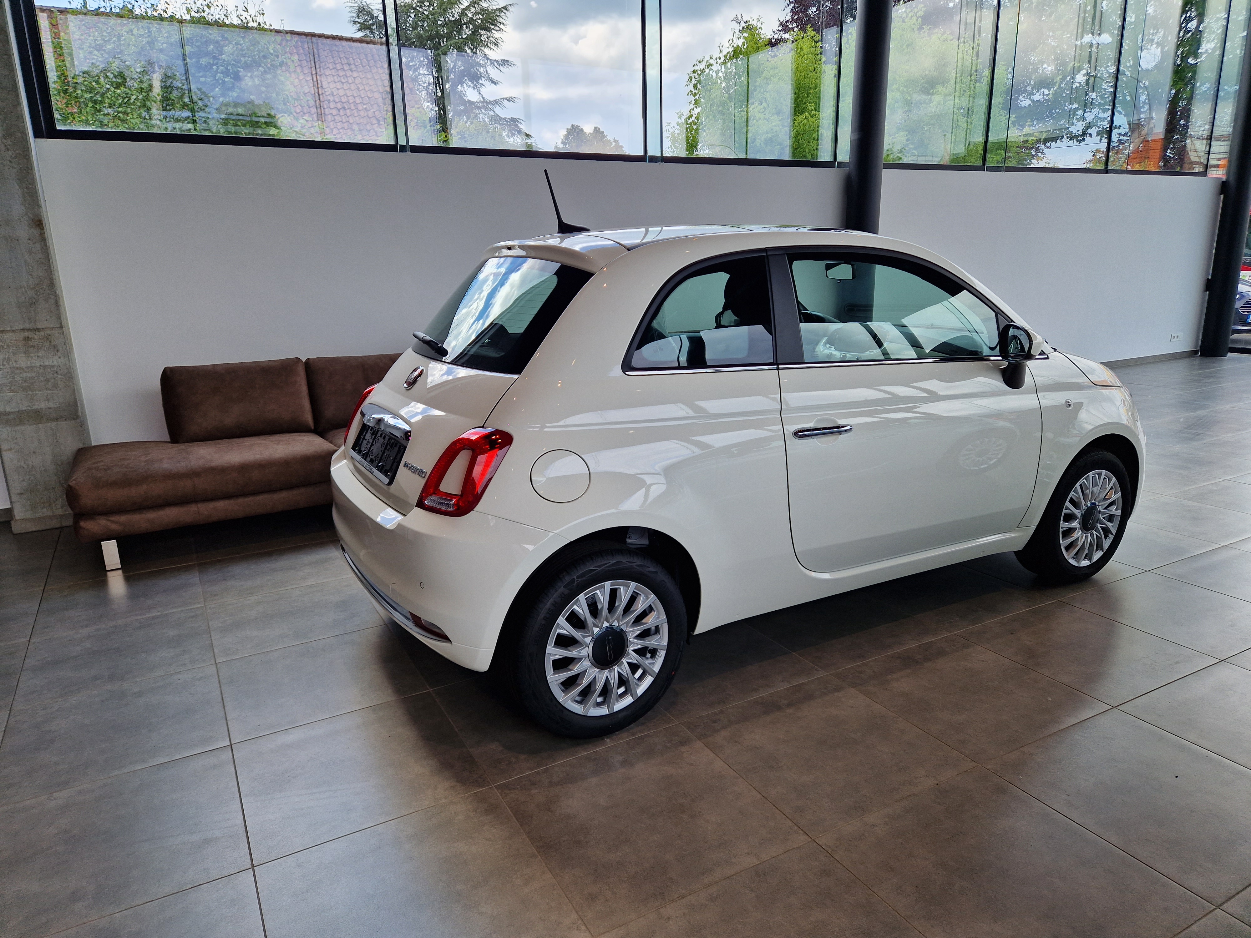 Elegantes Fiat 500 Gelato Wei Ebenbild