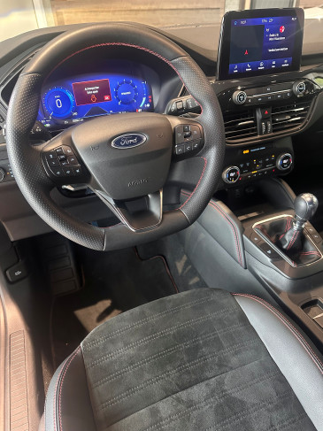 kuga stline x zwart manueel 5