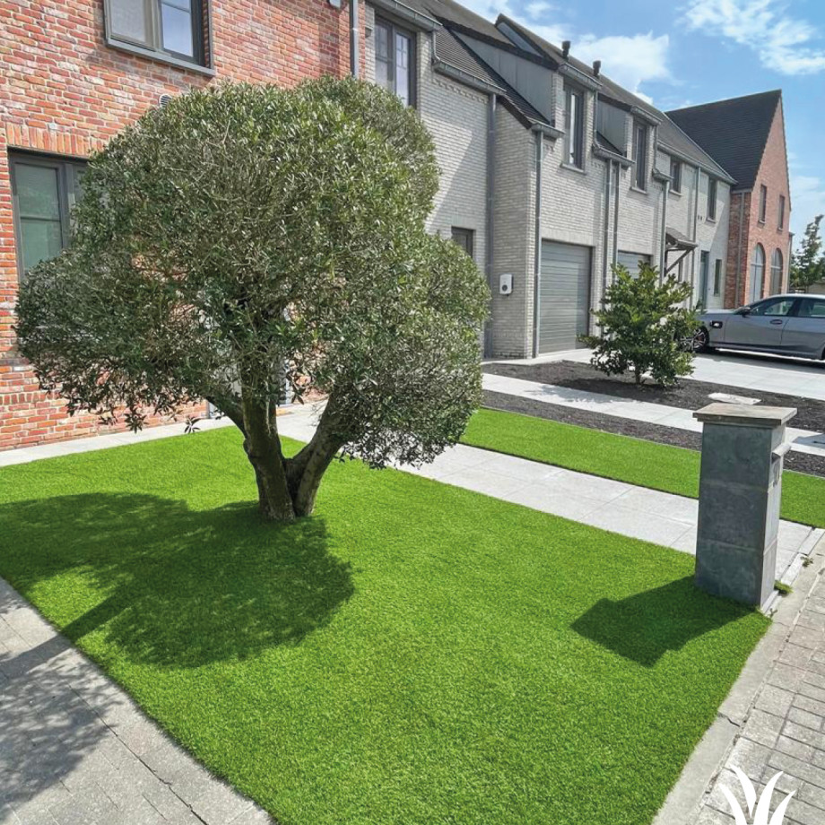 Grasmeester kunstgras - Kunstgras in een voortuin mét respect voor de natuur