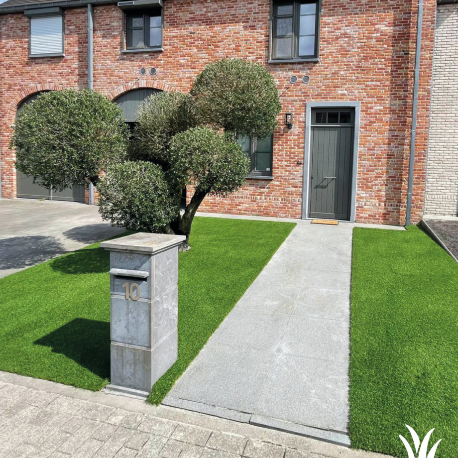 Grasmeester kunstgras - Kunstgras in een voortuin mét respect voor de natuur