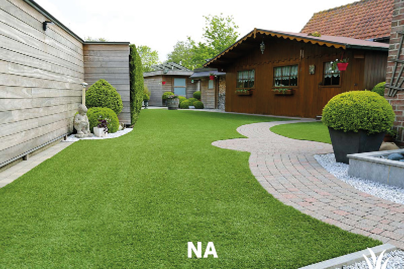Grasmeester kunstgras - Mooi fris groen gazon na installatie van kunstgras Grasmeester kunstgras - Mooi fris groen gazon na installatie van kunstgras