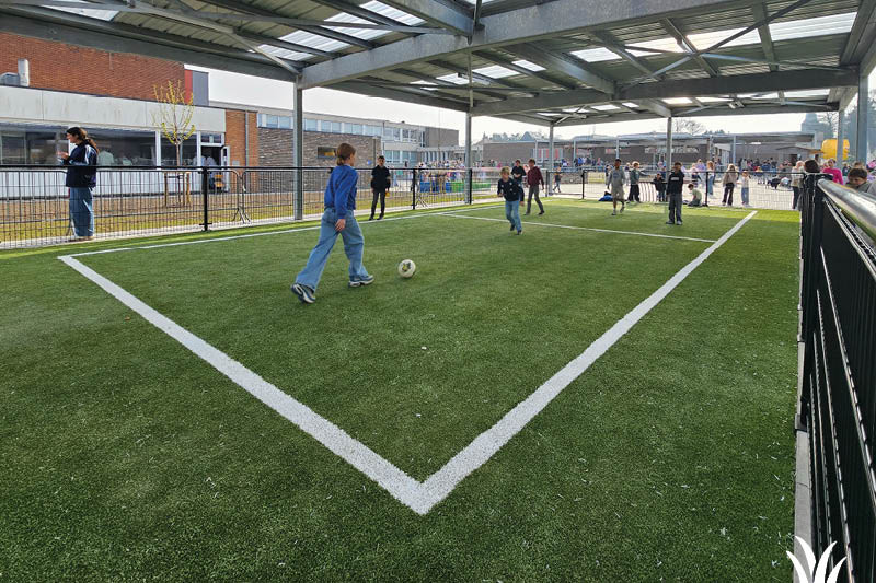 Grasmeester kunstgras geschikt voor sport - golf Grasmeester kunstgras geschikt voor sport - golf