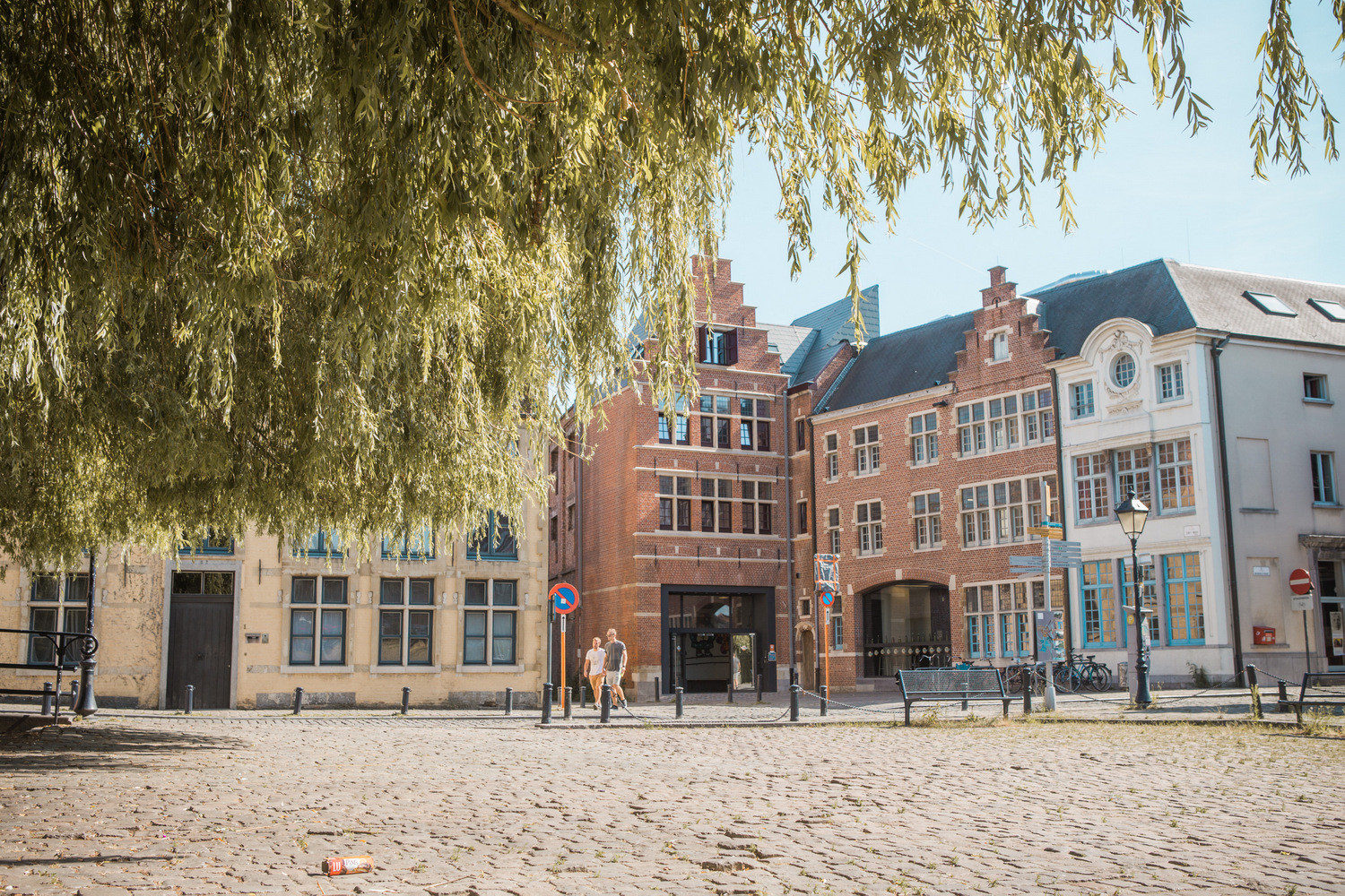 Hostel De Draecke Buitenkant 3