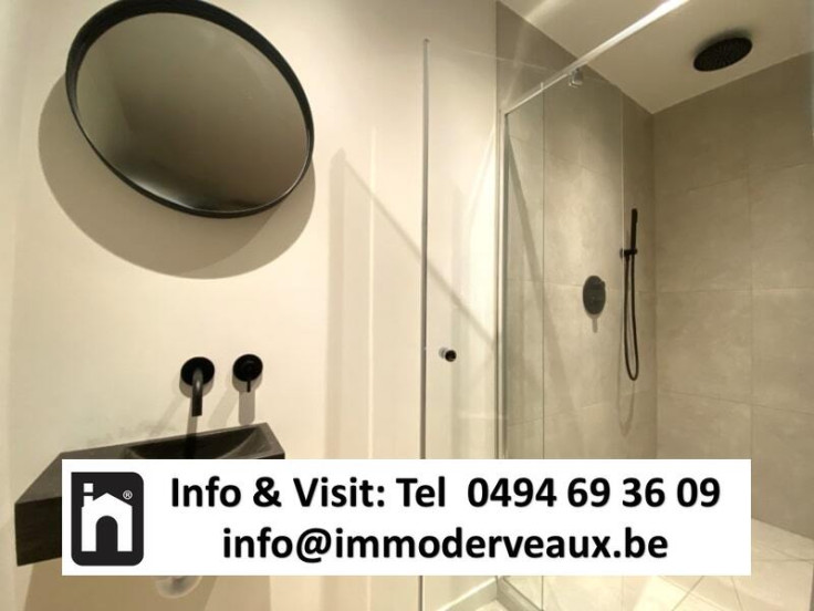 slaapkamer-met-douche-en-lavabo-2-800x600
