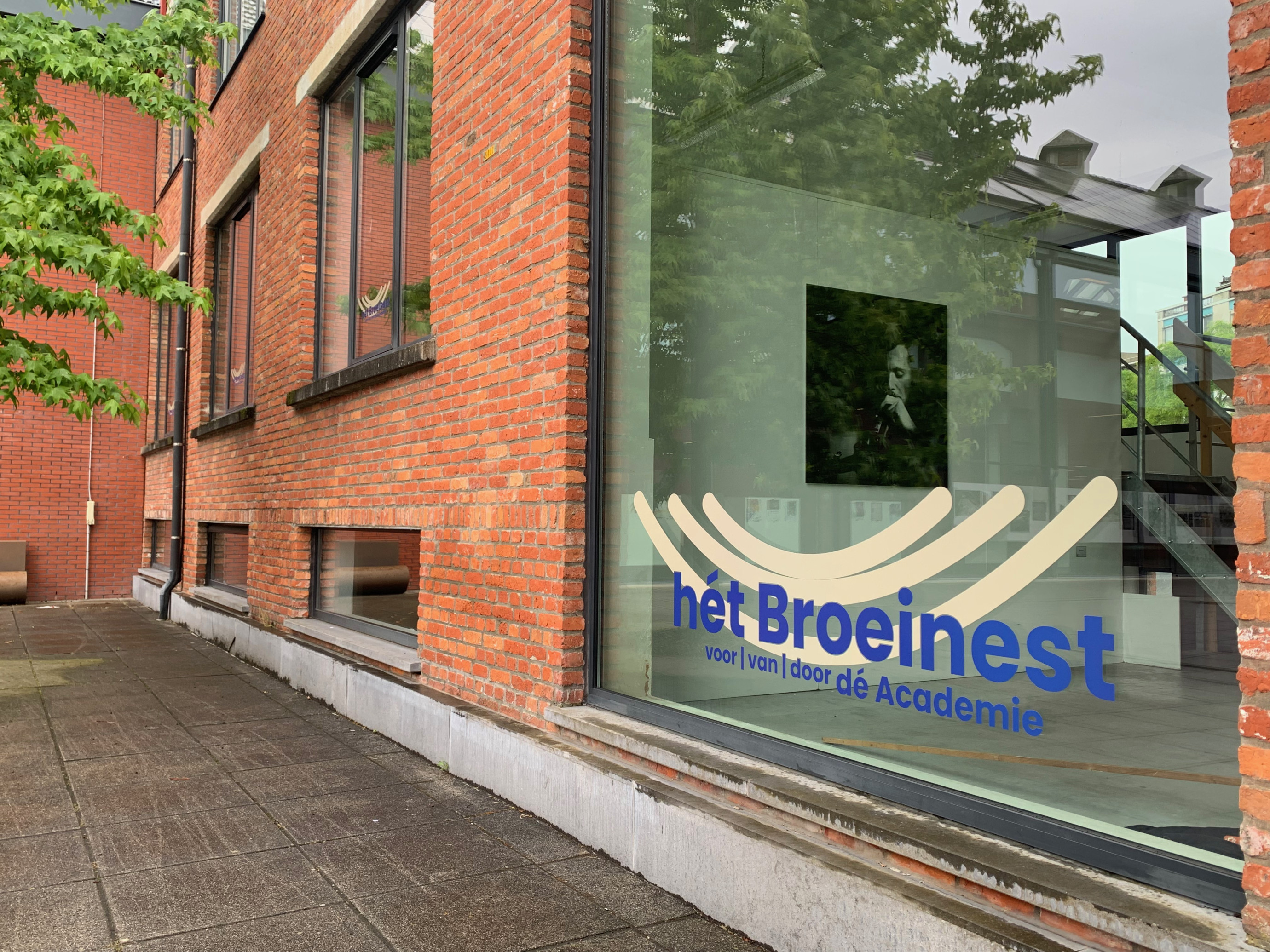 ACADEMIE_BROEINEST