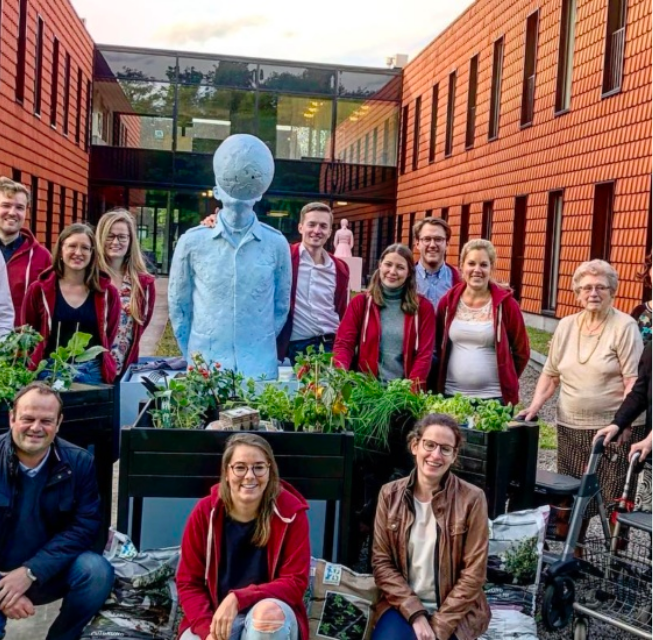 christopher-burns-435998-unsplash