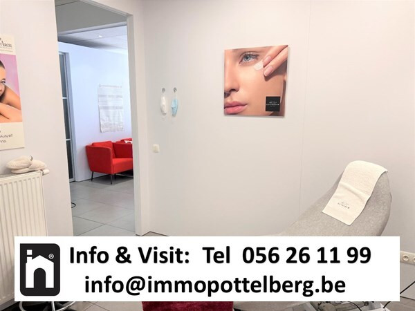1094686569