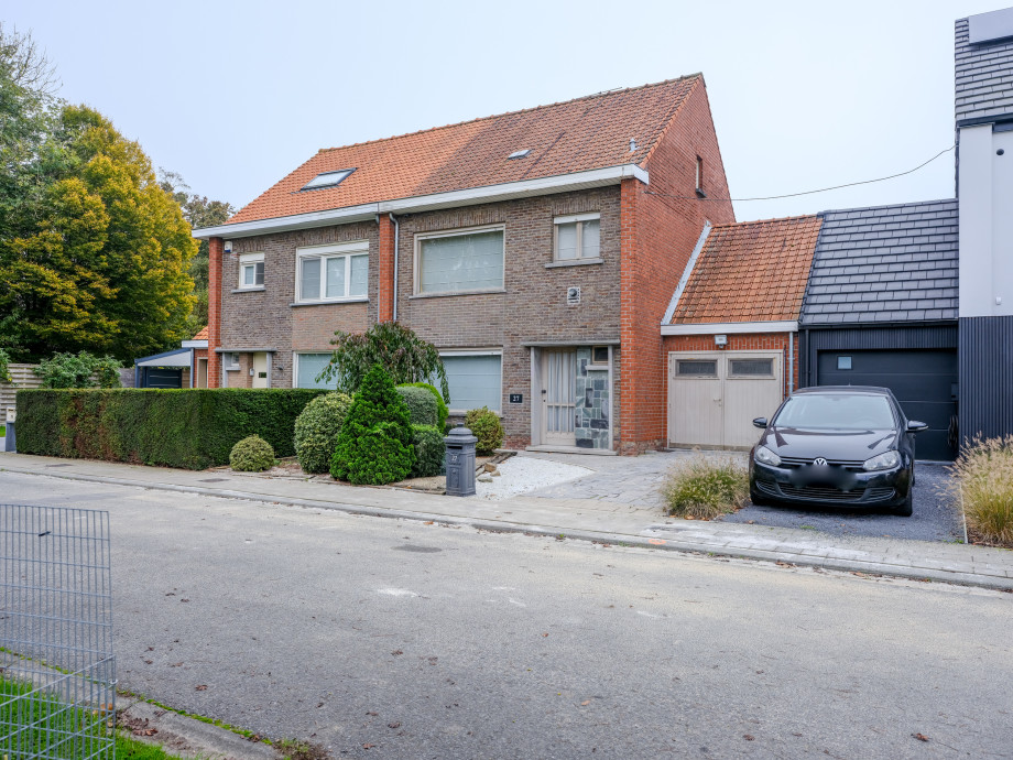 Izegem_Koningin_Astridlaan_27-1