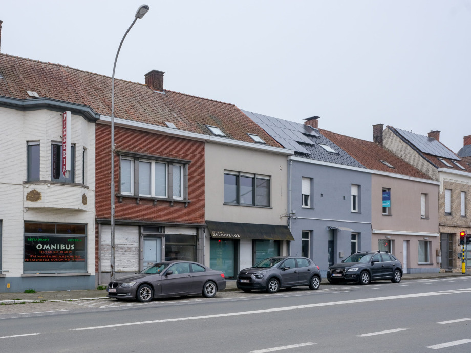 S_W_Ingelmunster_Stationsplein_41-1