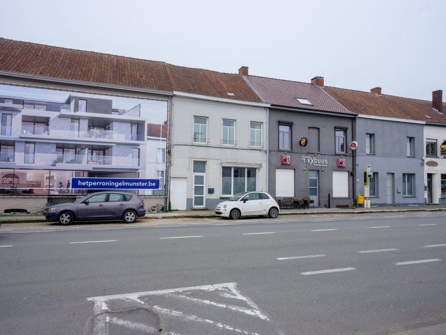 S_W_Ingelmunster_Stationsplein_33-1