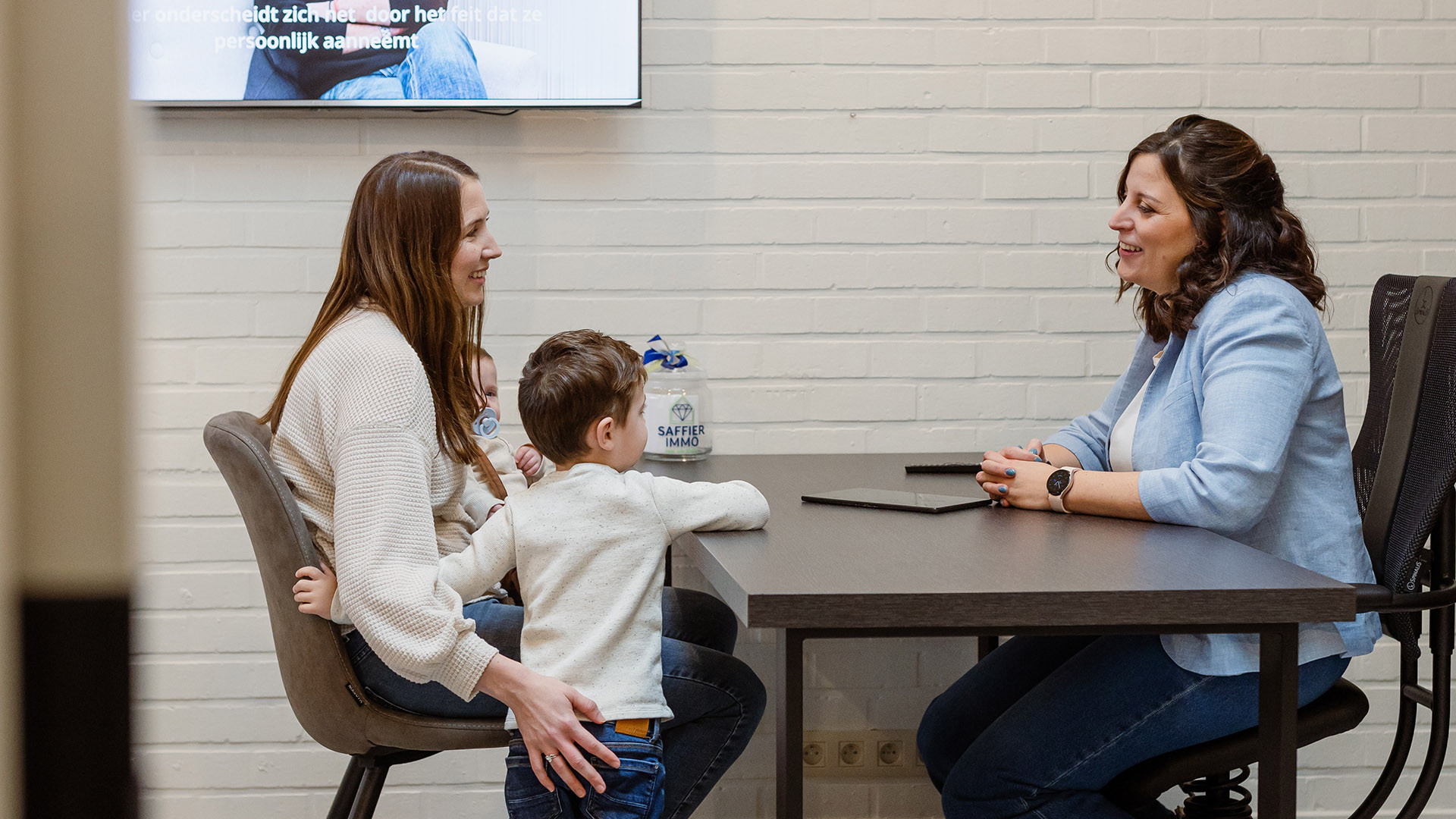 SaffierImmo_An_Gesprek_Kantoor