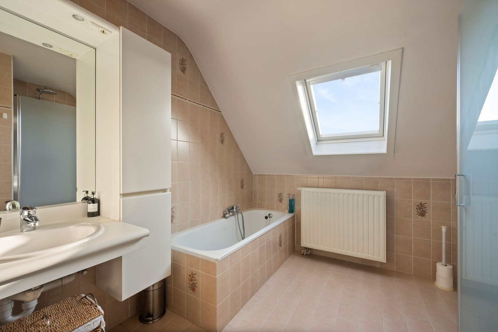 0043d930cf6532e006d869ad67406df98f20001ad956362774af0d9b005c5a3e