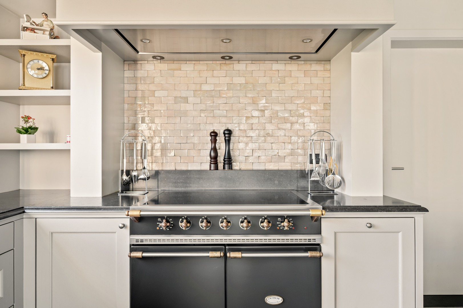 1d696a5feba9cf3b1a69e636f2fdae552274485bcf2a73d0d5a2c20bf6894c3c