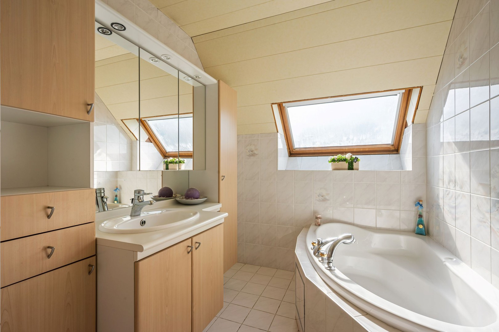 4ff1e0f5927cb53a6e1248d683828c1dd23f7844a477981fd05e9426c7ef0ca0