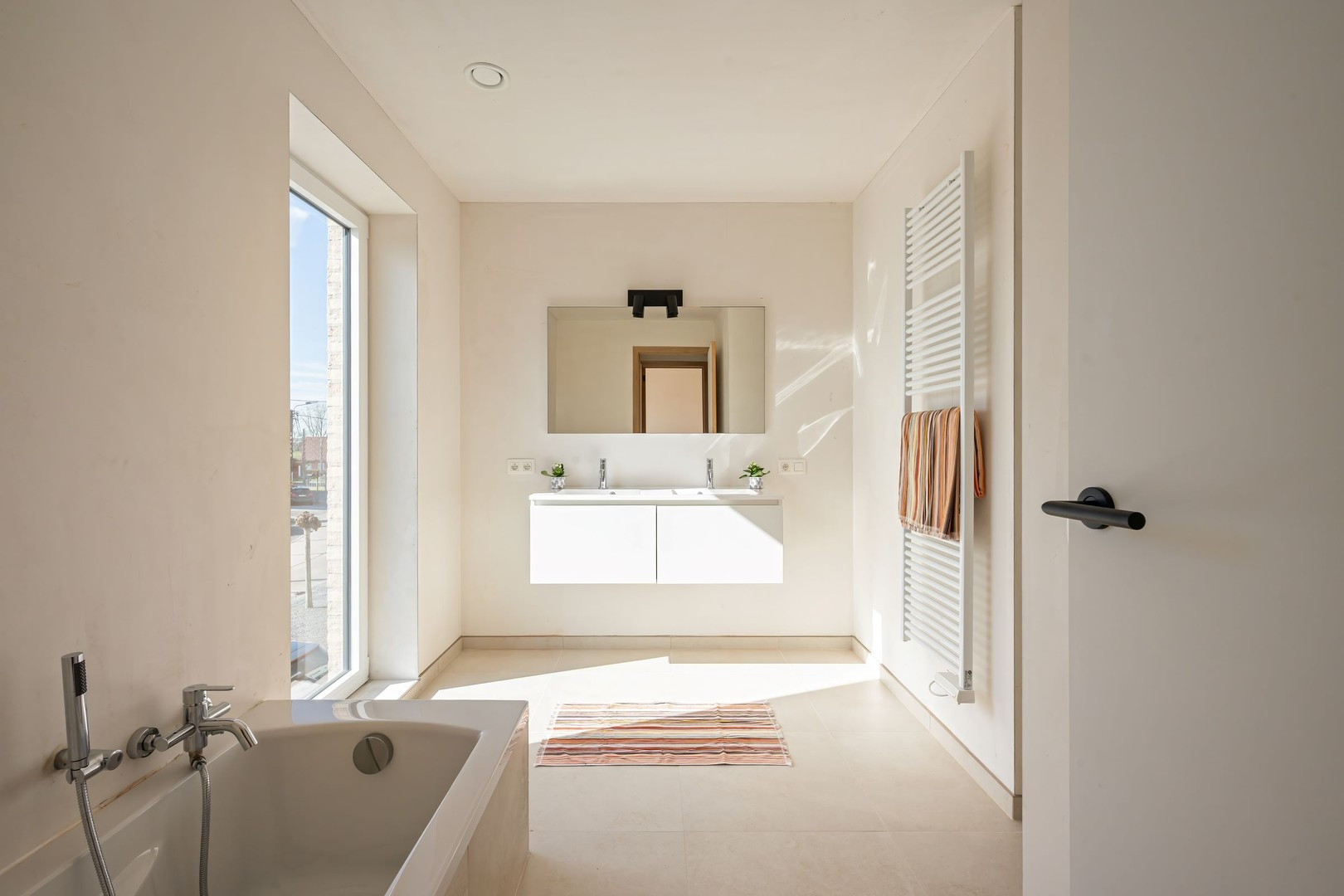 5c247615cf9582c15a1f325f5b917f669ff1e277fd27929bc512596360d2a3ea