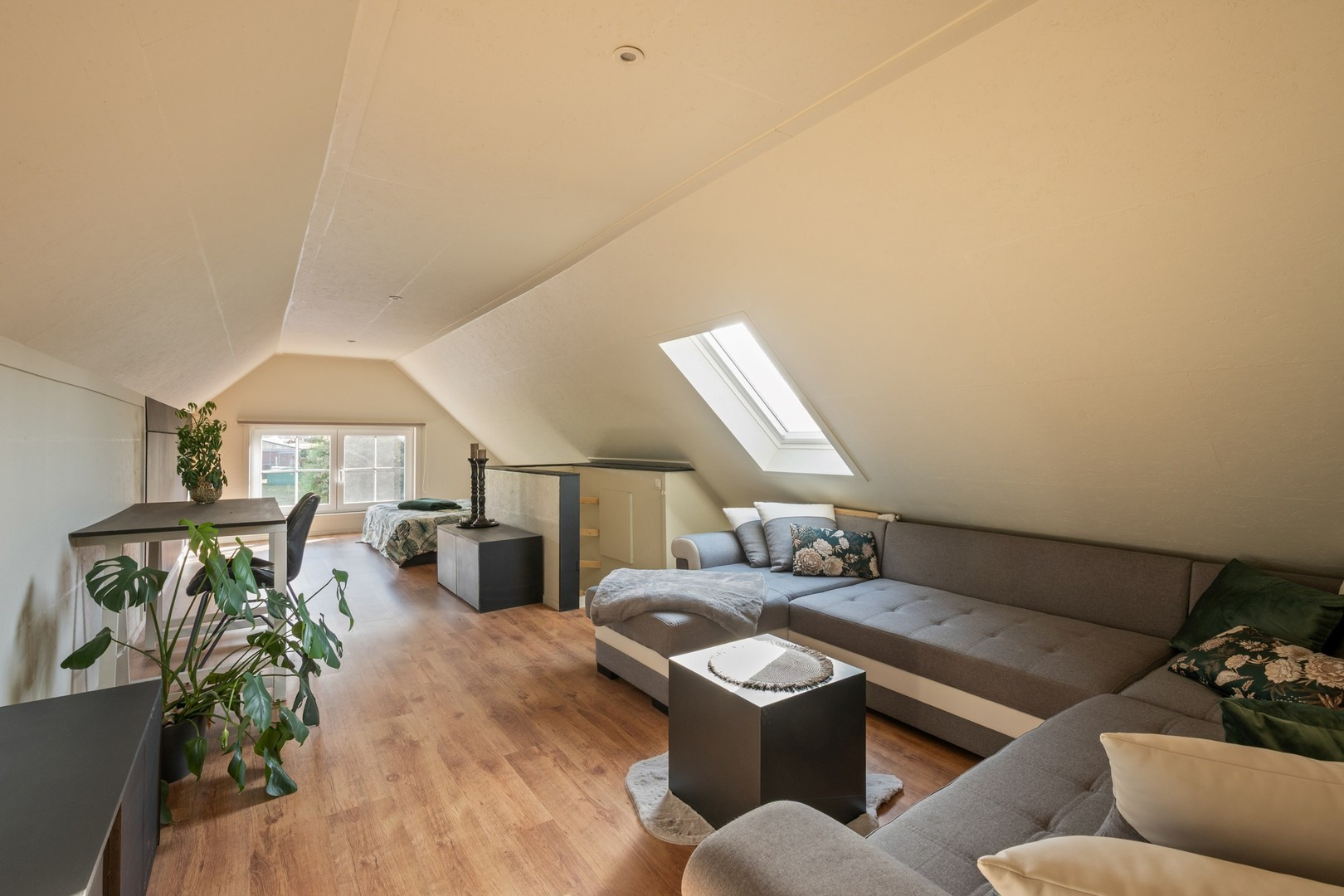 84e7d6baeebce6db20b6300c852b09b1b4a9469d3581f1a07dfc9569ad927d04