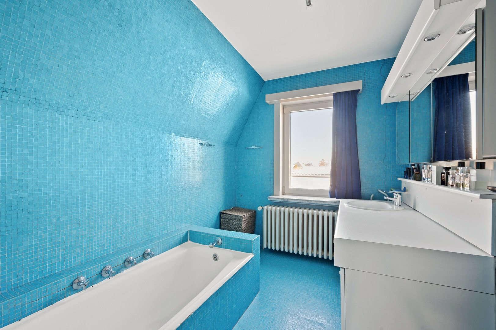 b8593b7281655f753e38f4cb31208896e0c0f6cb0e4f4c7ec357857e18eb8895