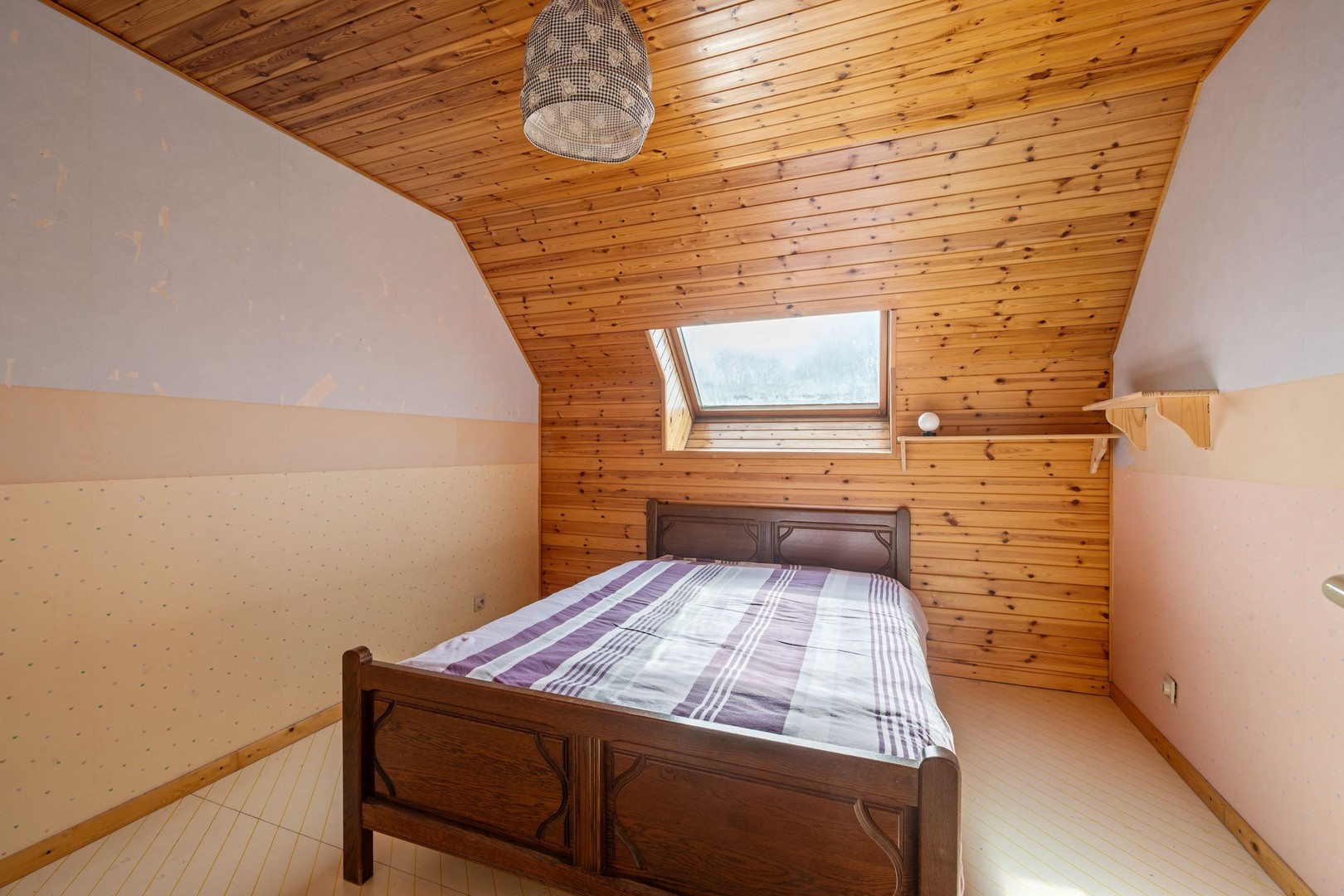 b9cbdd042516107e69bf850d762470126cbe3b0c9250a8d26b3d325abff1a581