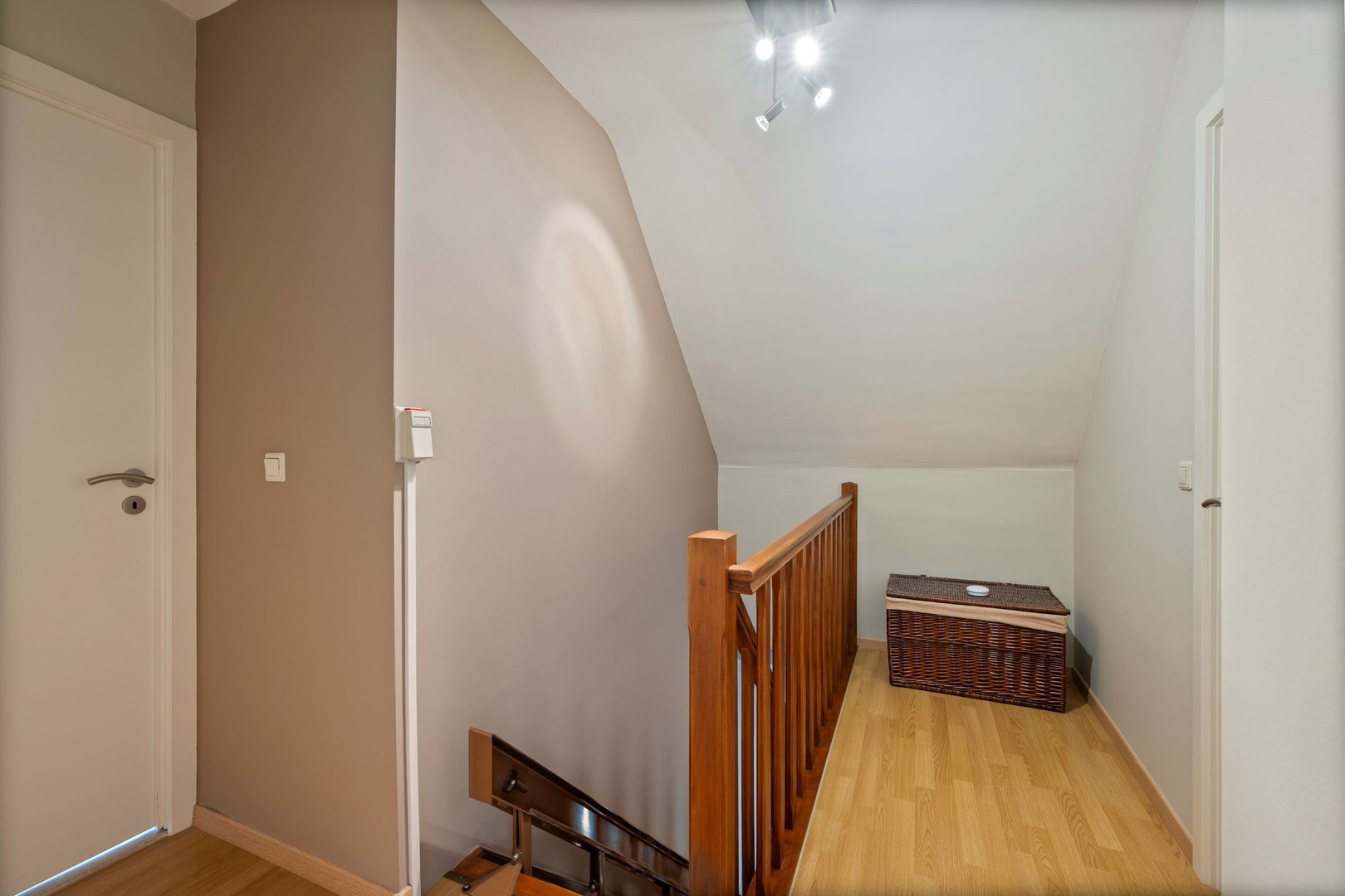 d3c0b5c750b7860773546c8ed01314a132eee079abbf8e4bb6f9e98deac025e4