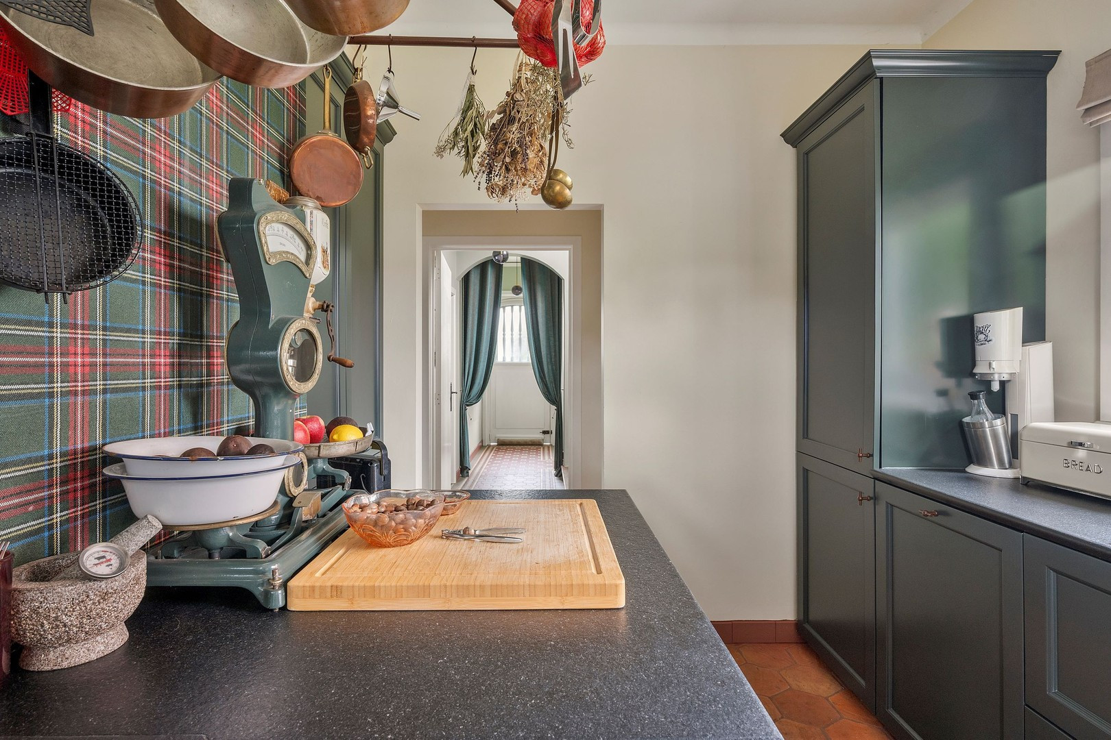 f61bc1906ee8638de394c8449c56ab14cb38c502d9539180b99897ed0d2e5019