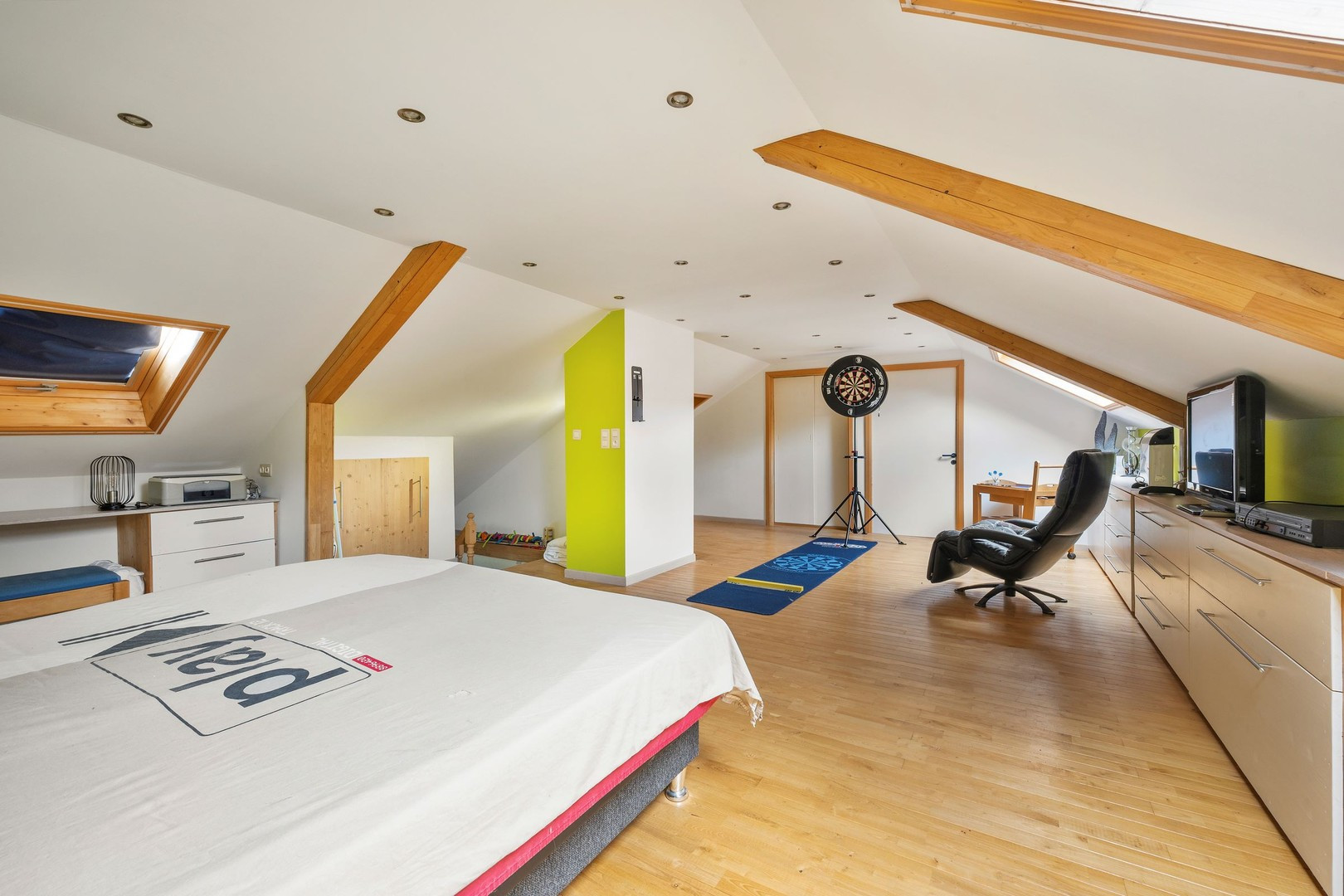 feb0cf497d3bc17234210f111163ea218905588cab04c32e685ec8339e4a6159