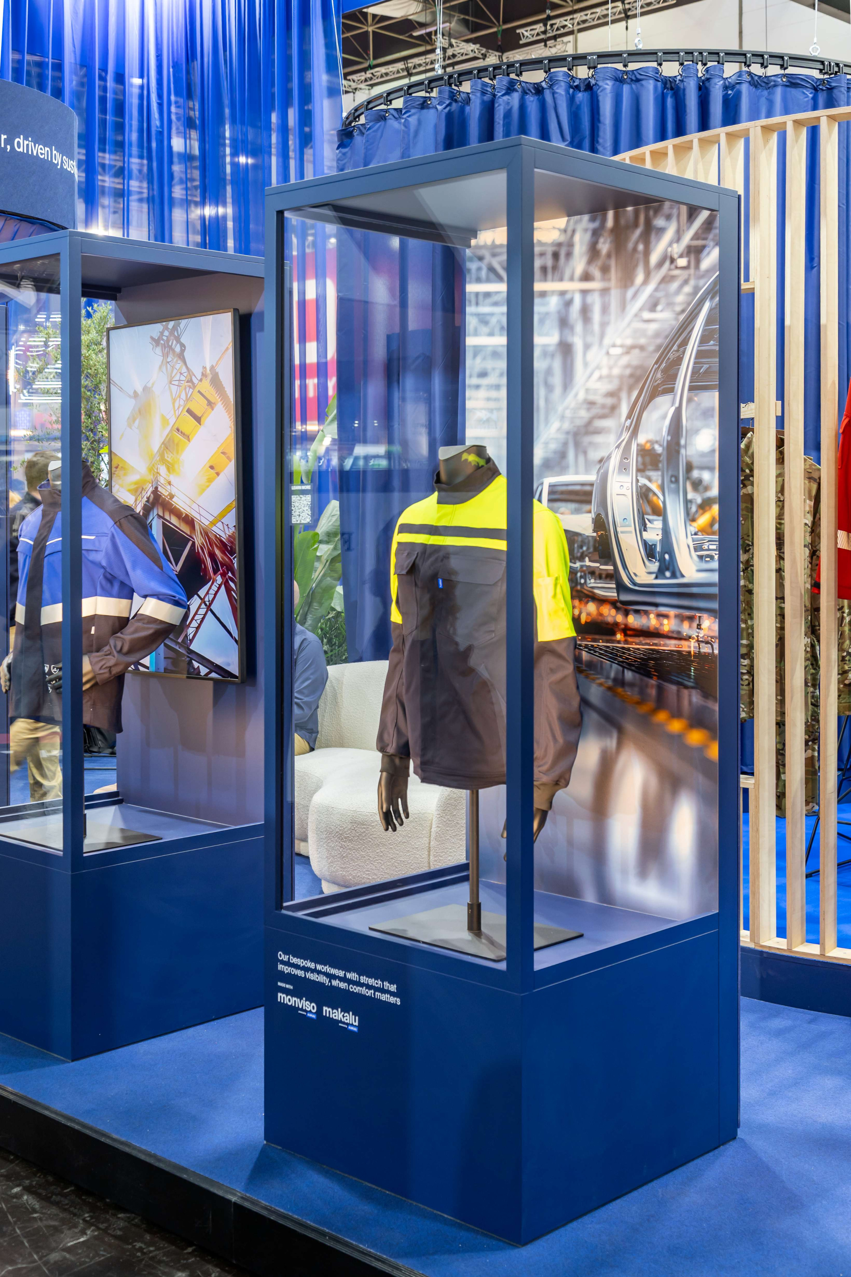 Alsico Europe Voor Alsico realiseerden wij een beursstand op maat tijdens A+A. De stand werd ontworpen met focus op een sterke merkuitstraling, functionaliteit en een professionele presentatie van hun werkkleding.