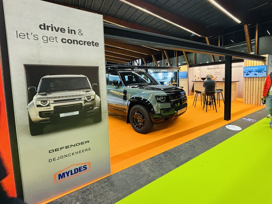 Bedrijvencontactdagen Kortrijk Tijdens Bedrijvencontactdagen Kortrijk realiseert Travelexpo 2-jaarlijks uiteenlopende beursstanden voor bedrijven uit diverse sectoren. Van compacte netwerkstanden tot volledig uitgewerkte maatwerkconcepten: elke stand wordt ontworpen met focus op zichtbaarheid, merkbeleving en professionele uitstraling. Dankzij een doordachte opbouw en kwalitatieve afwerking zorgen we voor sterke presentaties op één van de belangrijkste B2B-netwerkevents van België.
