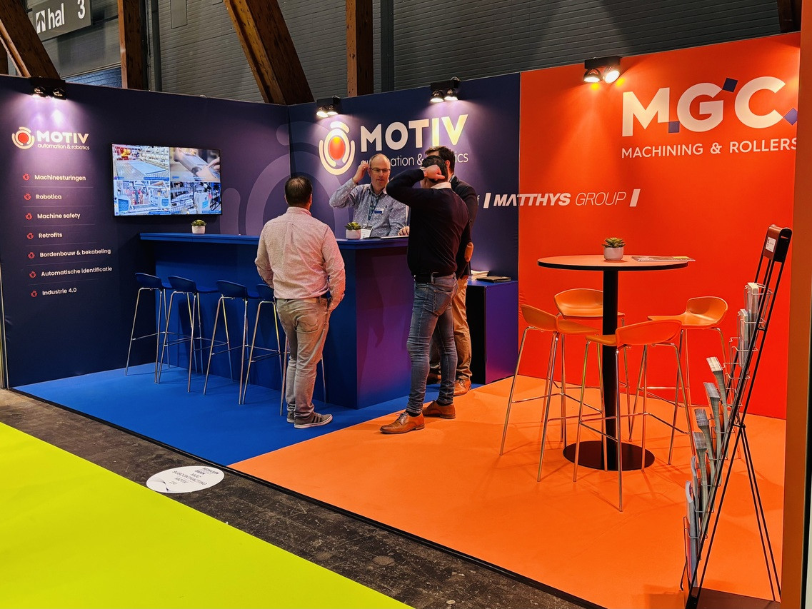 Bedrijvencontactdagen Kortrijk Tijdens Bedrijvencontactdagen Kortrijk realiseert Travelexpo 2-jaarlijks uiteenlopende beursstanden voor bedrijven uit diverse sectoren. Van compacte netwerkstanden tot volledig uitgewerkte maatwerkconcepten: elke stand wordt ontworpen met focus op zichtbaarheid, merkbeleving en professionele uitstraling. Dankzij een doordachte opbouw en kwalitatieve afwerking zorgen we voor sterke presentaties op één van de belangrijkste B2B-netwerkevents van België.