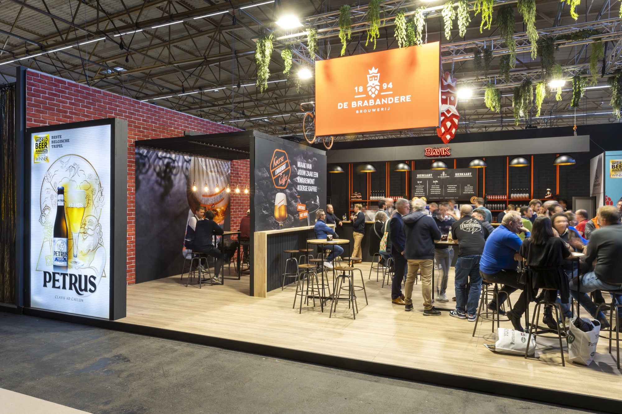 Brouwerij De Brabandere Voor Brouwerij De Brabandere realiseerde Travelexpo een professionele beursstand op Horeca Expo. Dankzij een open indeling, sterke branding en kwalitatieve afwerking werd een optimale bezoekerservaring gecreëerd tijdens de beurs.