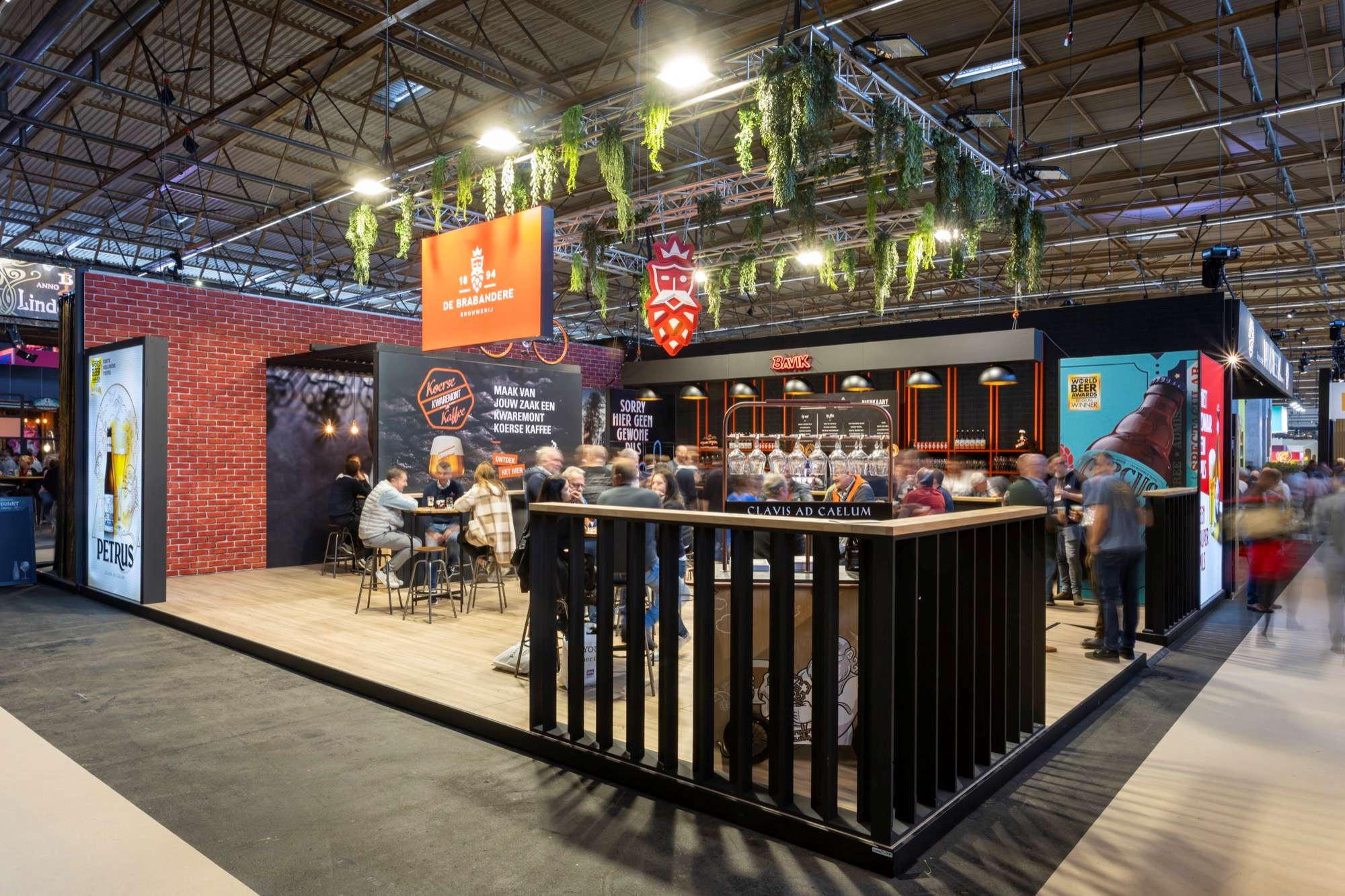 Brouwerij De Brabandere Voor Brouwerij De Brabandere realiseerde Travelexpo een professionele beursstand op Horeca Expo. Dankzij een open indeling, sterke branding en kwalitatieve afwerking werd een optimale bezoekerservaring gecreëerd tijdens de beurs.
