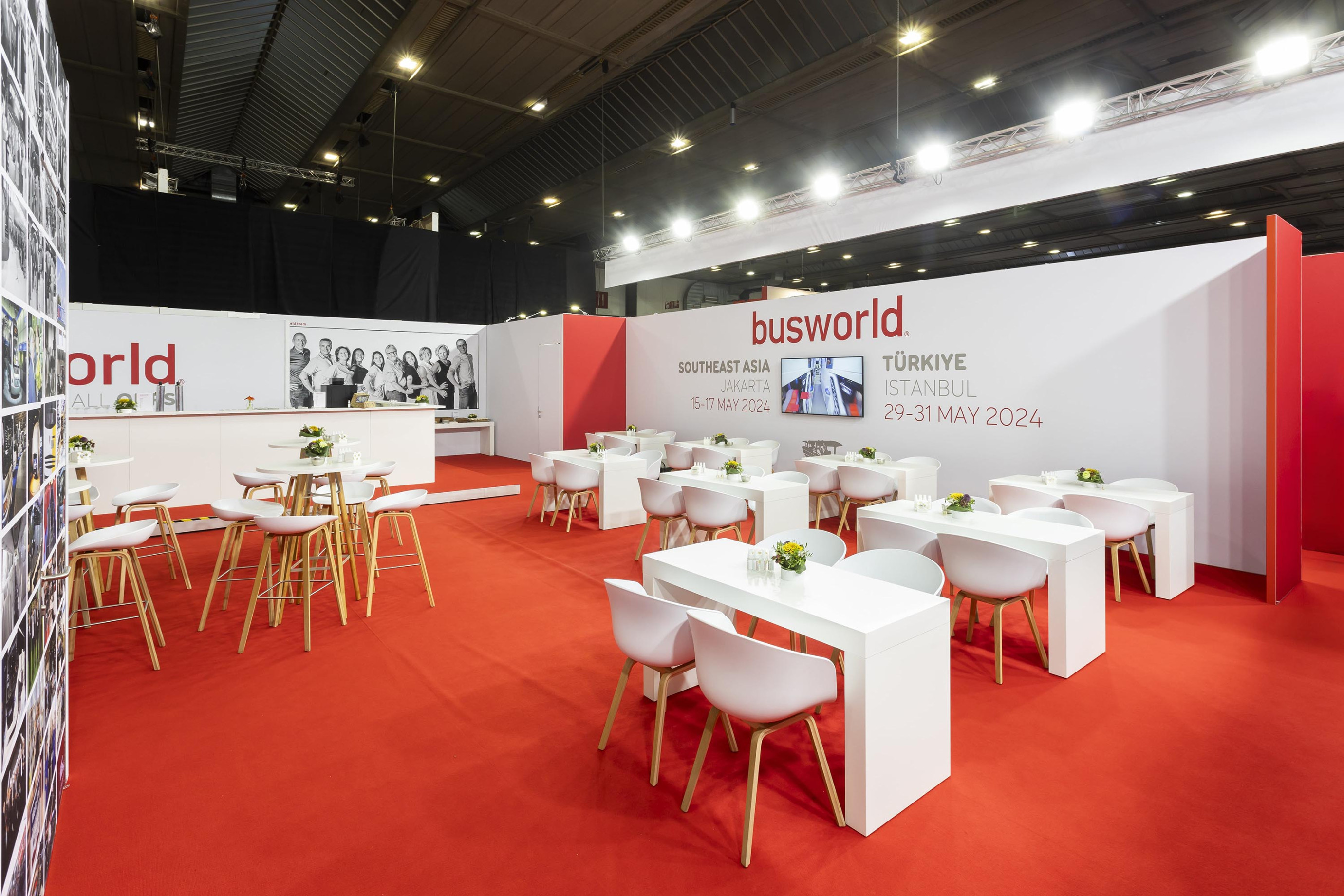 Busworld Europe Voor Busworld Europe realiseerde Travelexpo een maatwerk beursstand voor de beursorganisatie. De stand werd ontworpen met een professionele en functionele uitstraling, passend binnen een internationale vakbeurs rond bus- en mobiliteitsoplossingen. Dankzij een duidelijke structuur en verzorgde afwerking werd de organisatie sterk en herkenbaar gepresenteerd op het event.