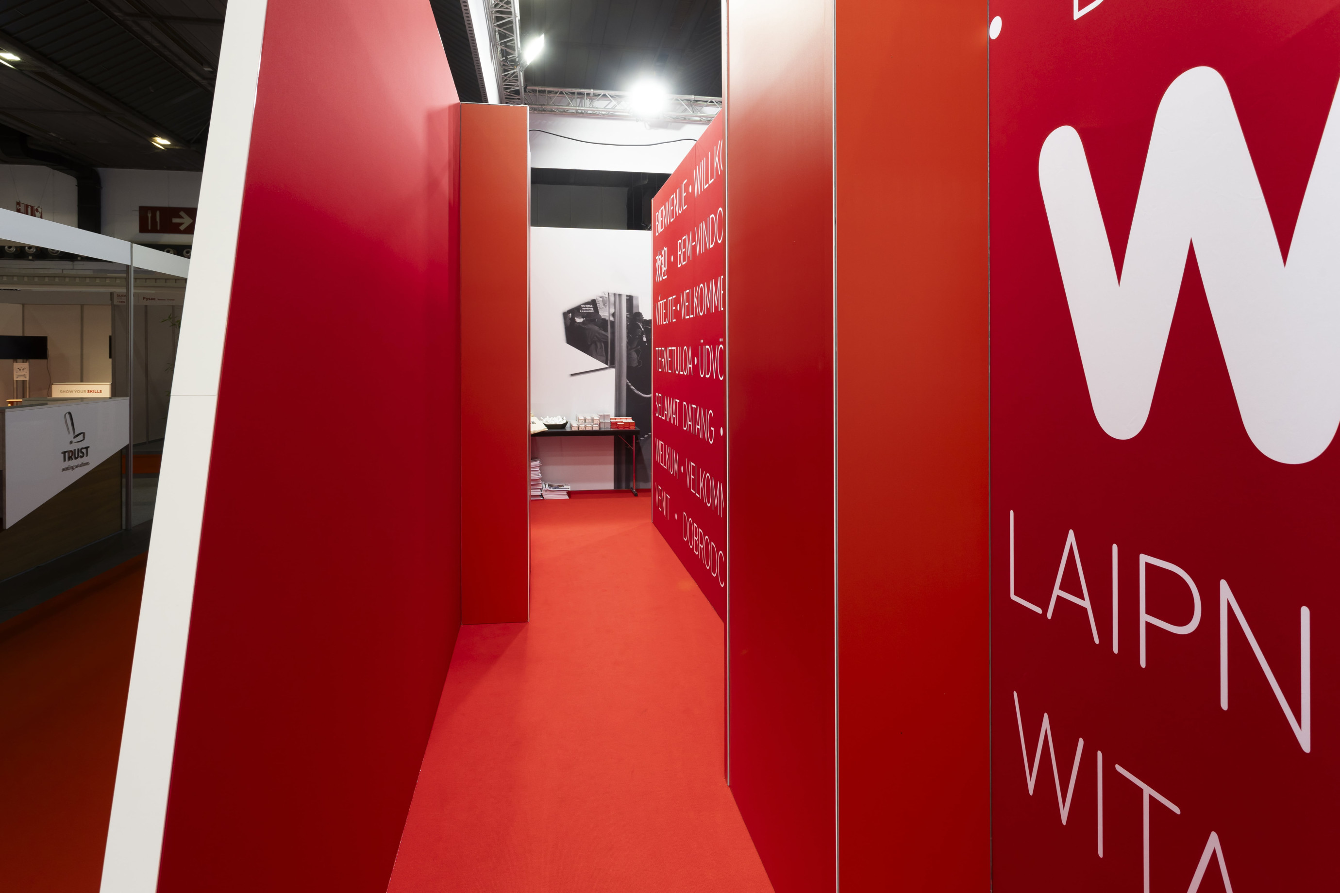 Busworld Europe Voor Busworld Europe realiseerde Travelexpo een maatwerk beursstand voor de beursorganisatie. De stand werd ontworpen met een professionele en functionele uitstraling, passend binnen een internationale vakbeurs rond bus- en mobiliteitsoplossingen. Dankzij een duidelijke structuur en verzorgde afwerking werd de organisatie sterk en herkenbaar gepresenteerd op het event.