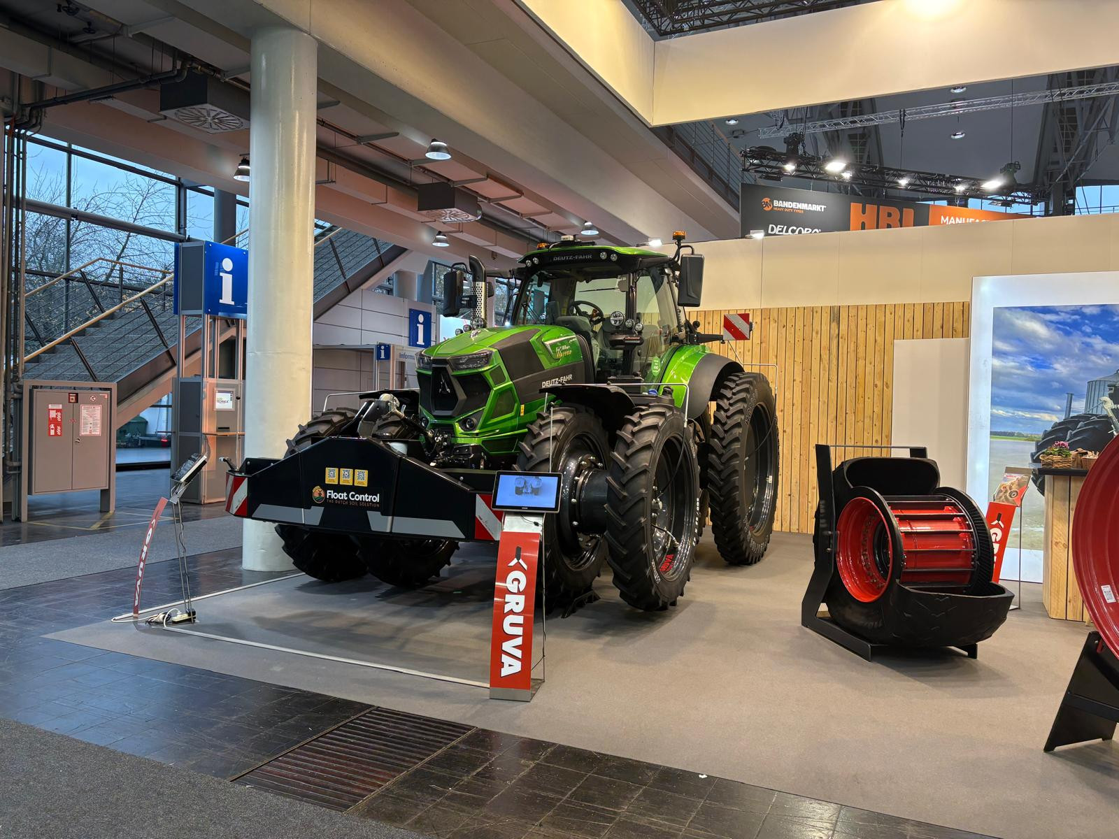 Gruva Voor Gruva realiseerde Travelexpo een maatwerk beursstand op Agritechnica. De stand werd ontworpen met een technische en industriële uitstraling, volledig afgestemd op landbouwtechnologie en machinepresentatie. Dankzij een functionele en overzichtelijke opbouw kwamen de producten en innovaties sterk naar voren op de internationale beursvloer.