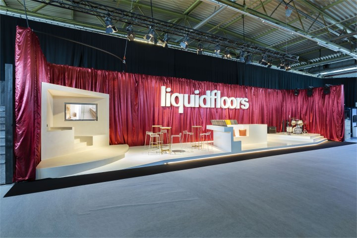 Liquid Floors Voor Liquid Floors realiseerde Travelexpo een moderne beursstand op de BIS Beurs. De stand werd opgebouwd met hoogwaardige materialen en een open structuur om bezoekers optimaal kennis te laten maken met de vloeroplossingen van het merk.