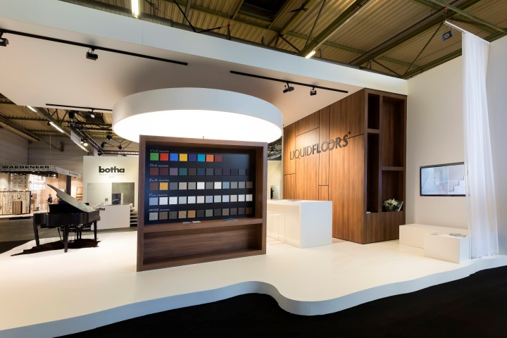 Liquid Floors Voor Liquid Floors realiseerde Travelexpo een moderne beursstand op de BIS Beurs. De stand werd opgebouwd met hoogwaardige materialen en een open structuur om bezoekers optimaal kennis te laten maken met de vloeroplossingen van het merk.
