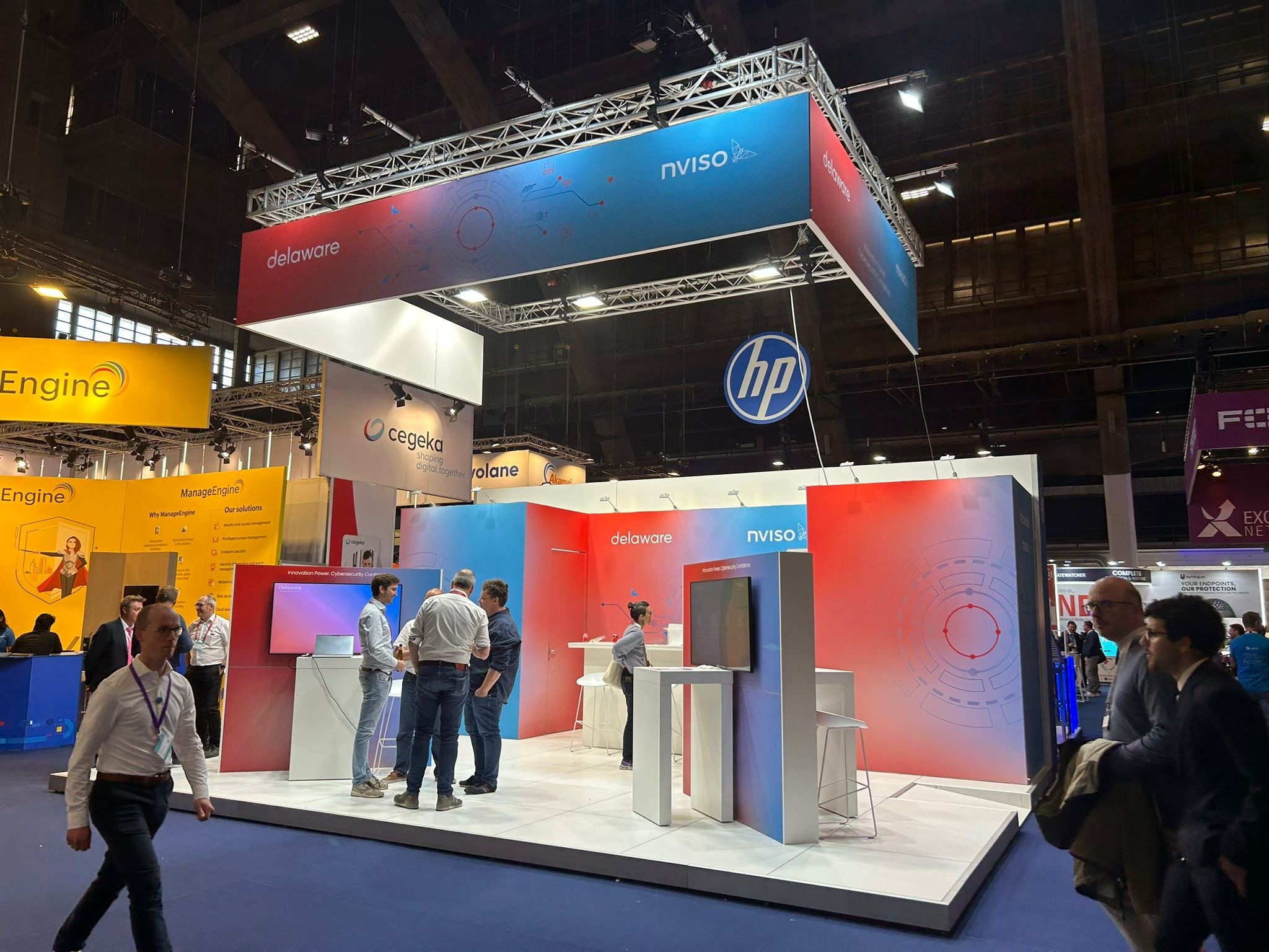 NVISO & Delaware Voor NVISO & Delaware bouwde Travelexpo een professionele beursstand tijdens Cybersec Europe in Brussel. De stand werd ontworpen voor maximale interactie, networking en presentatie van cybersecurity-oplossingen binnen een moderne beursomgeving.