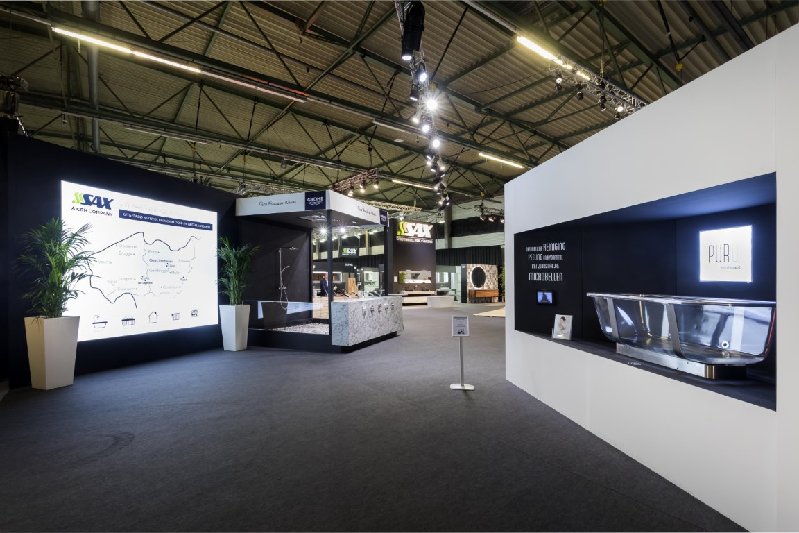 Sax Sanitair Voor Sax Sanitair realiseerde Travelexpo een stijlvolle beursstand tijdens de BIS Beurs. De stand combineerde een warme uitstraling met praktische productpresentaties en zorgde voor een optimale bezoekerservaring.