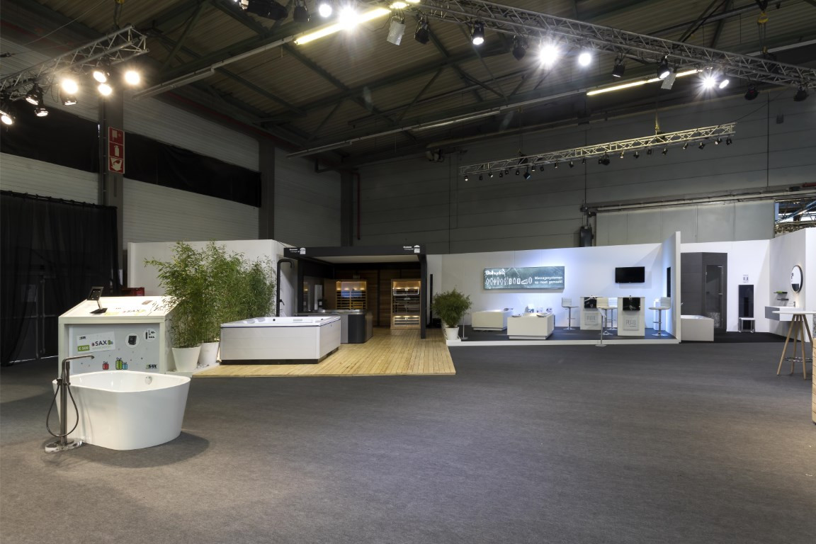 Sax Sanitair Voor Sax Sanitair realiseerde Travelexpo een stijlvolle beursstand tijdens de BIS Beurs. De stand combineerde een warme uitstraling met praktische productpresentaties en zorgde voor een optimale bezoekerservaring.